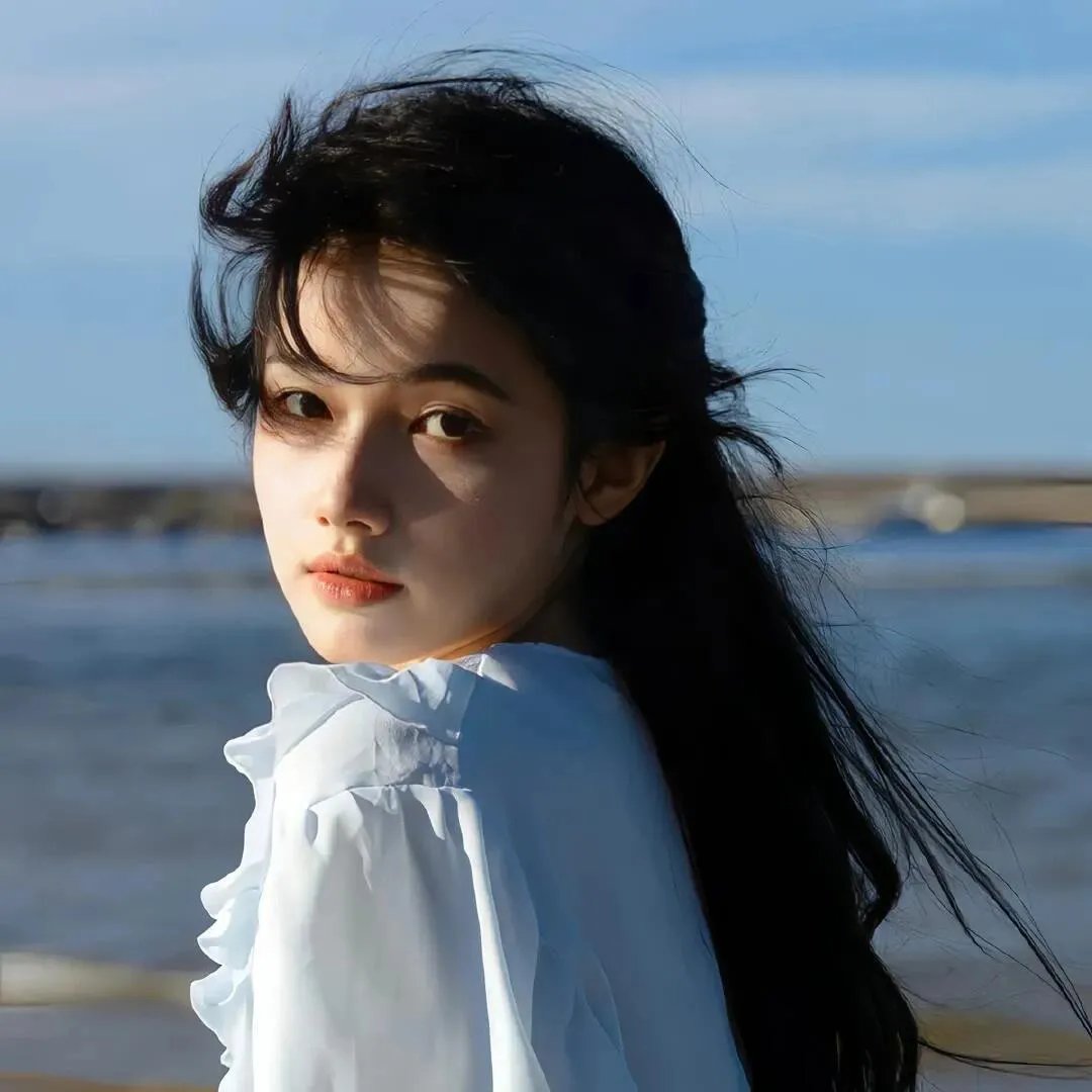 照片里的伴娘
